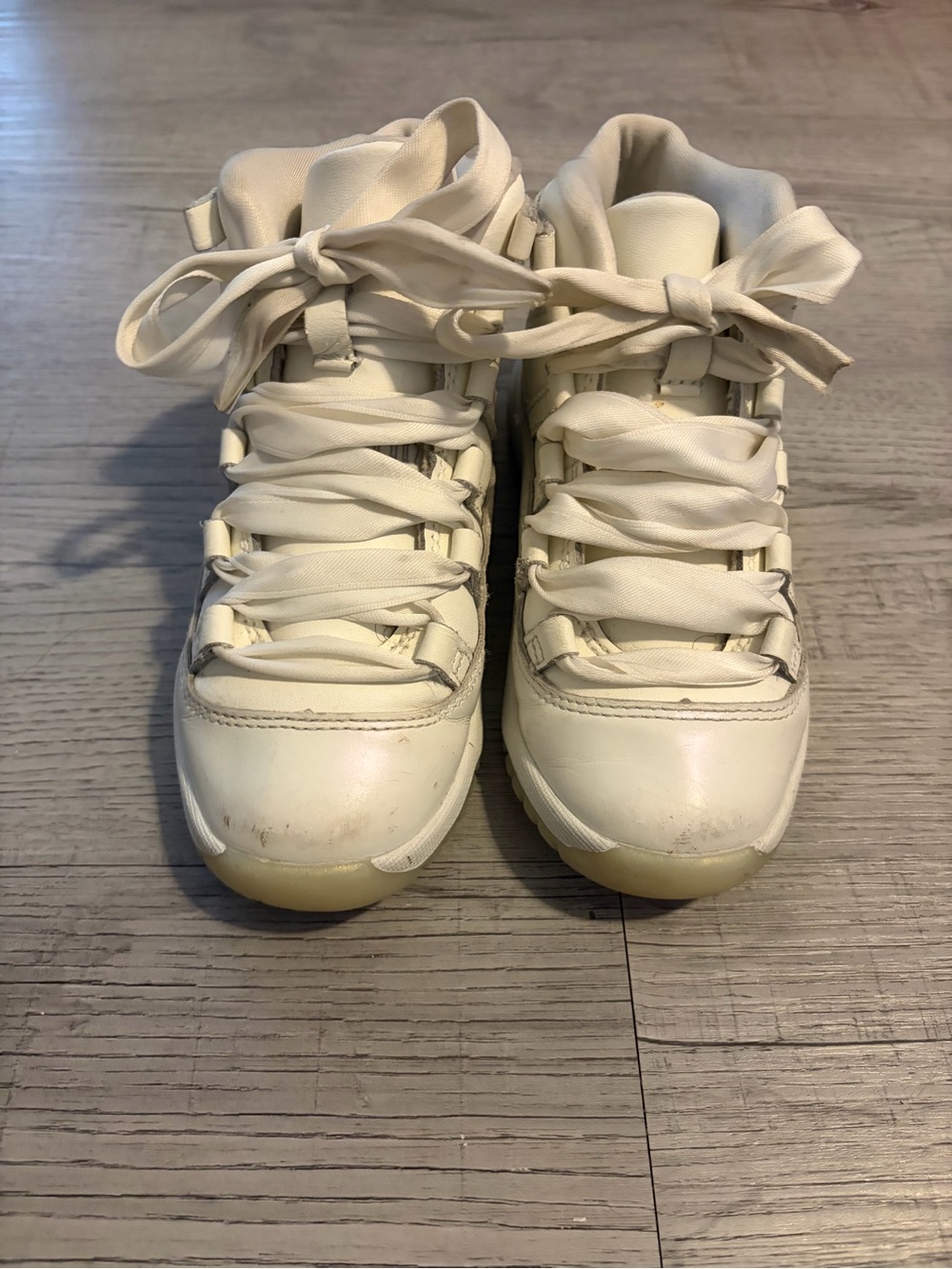 Kids JordanWhite High-Top Sneakers with Ribbon Laces